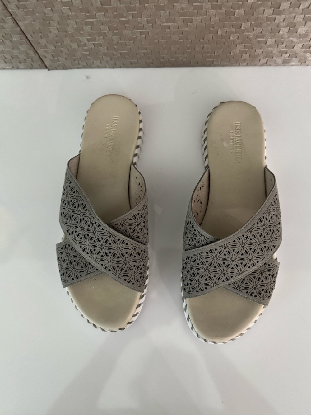 Olsen Jacobsen Ladies  11 Gray Slip-On platform Sandals